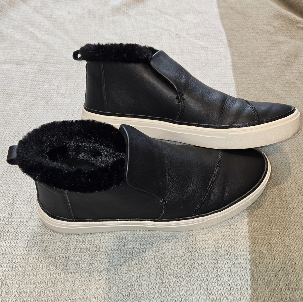 Toms Black Leather Womens Shoes with Fur Lining